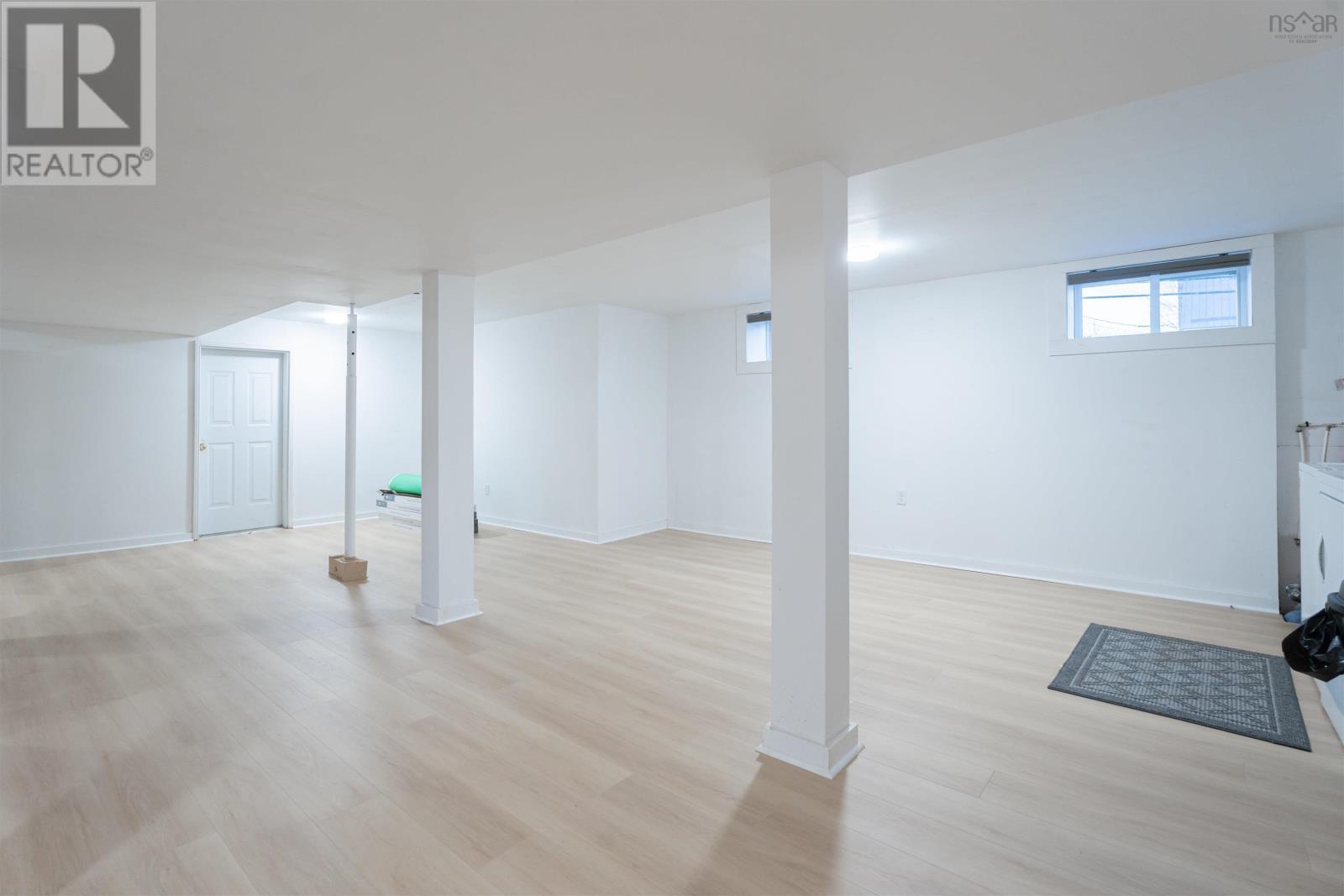 Property 32 of 39 of 411 Robie Street