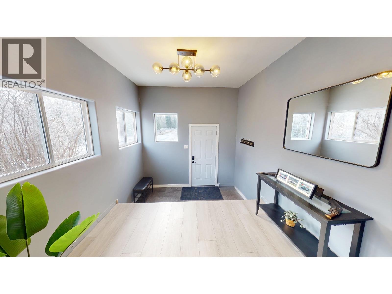 2107 RAWLINGS ROAD, Quesnel