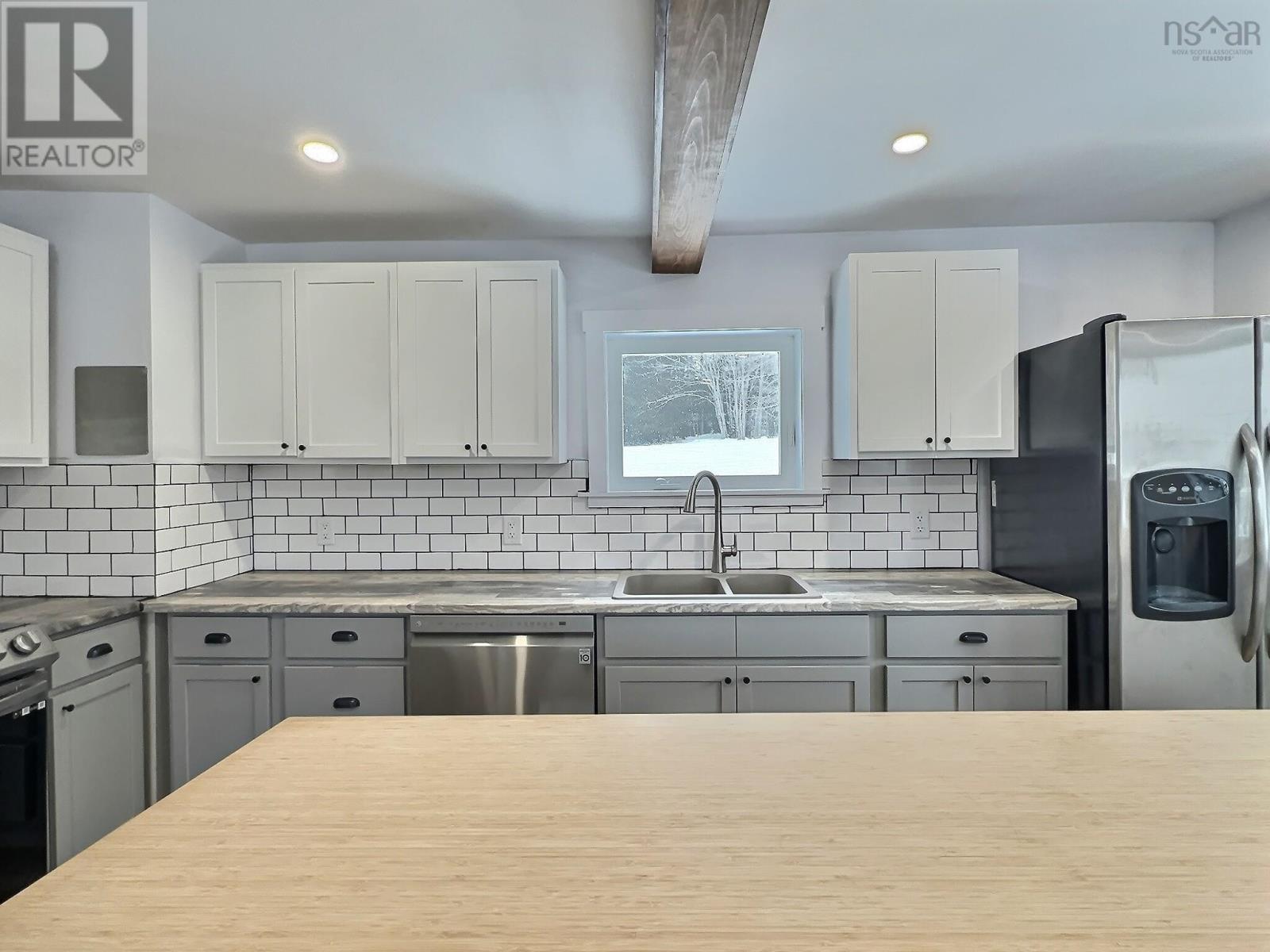 Property 3 of 21 of 585 Plains Road