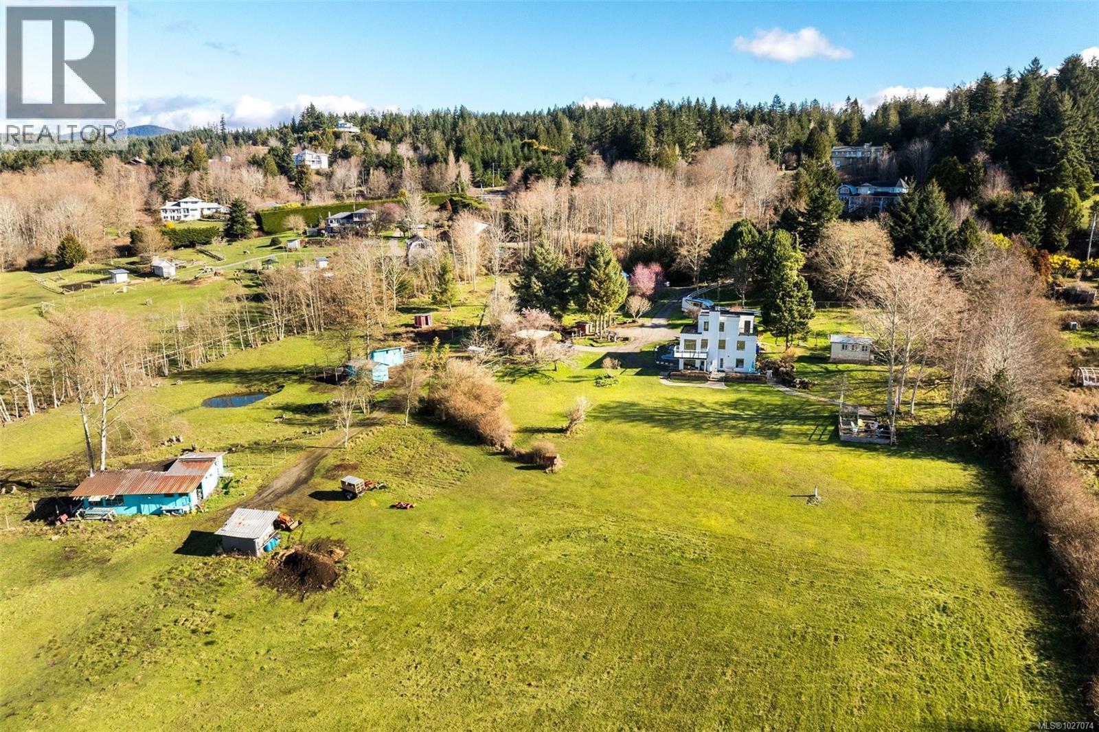 4537 Otter Point Rd - 94