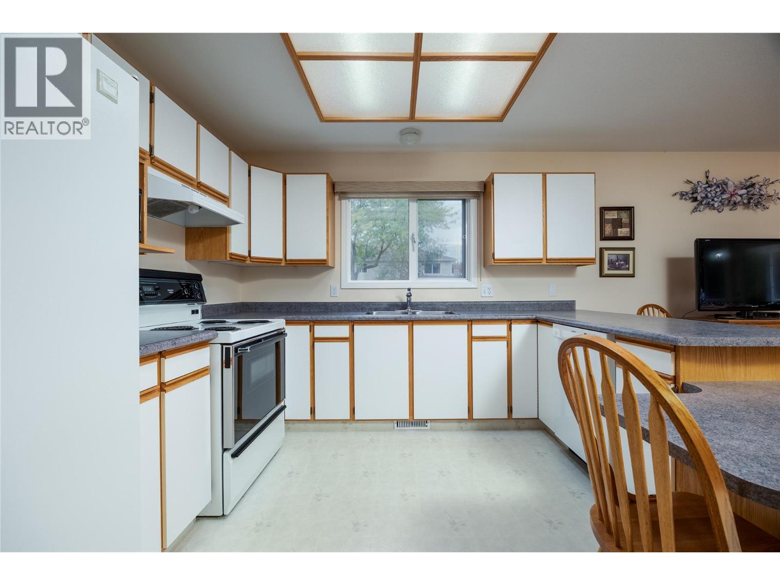 438 Parfitt Court - 15