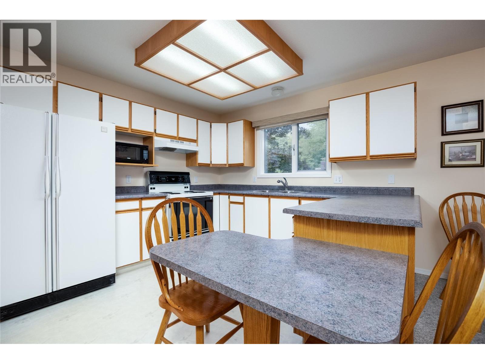 438 Parfitt Court - 17