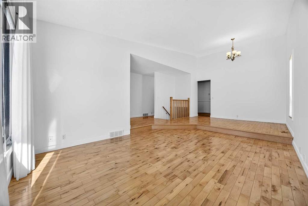 Single Family House Bungalow for Sale in  Bermuda Drive NW Beddington Heights Calgary 