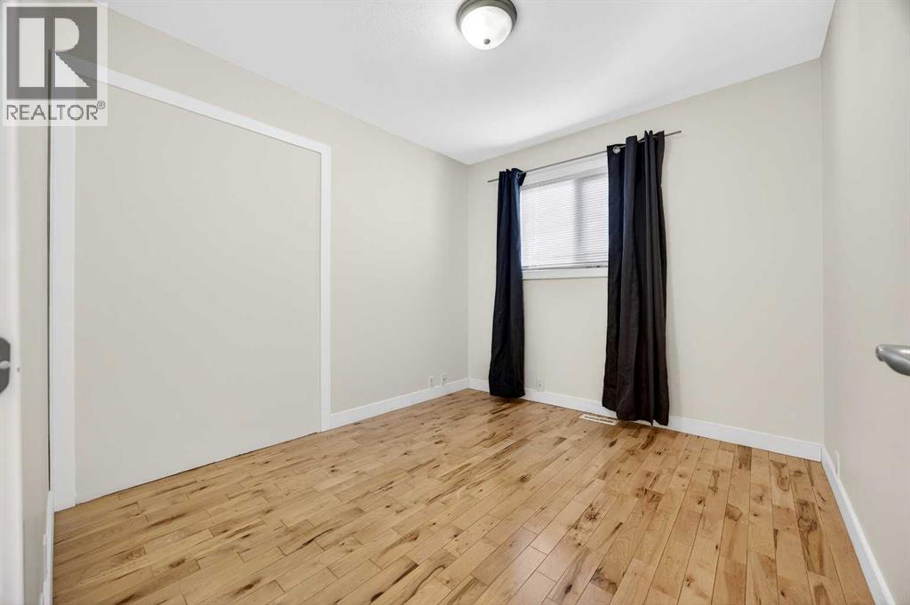 Single Family House Bungalow for Sale in  Bermuda Drive NW Beddington Heights Calgary 