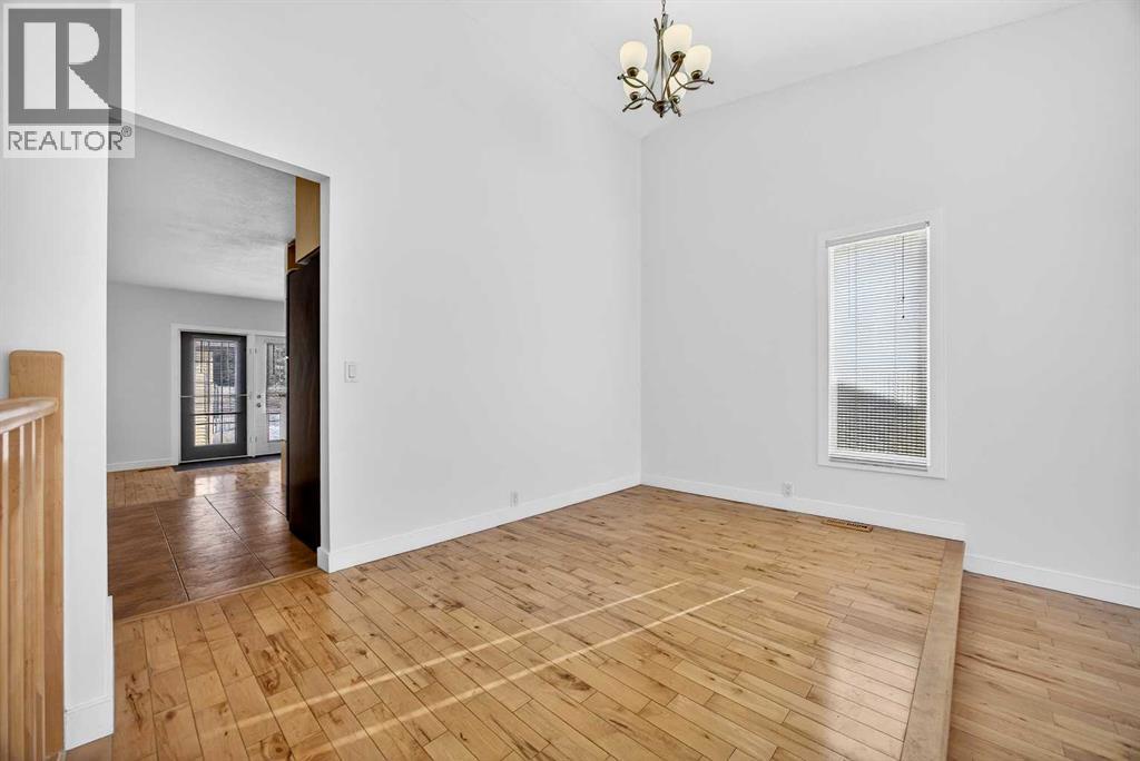 Single Family House Bungalow for Sale in  Bermuda Drive NW Beddington Heights Calgary 