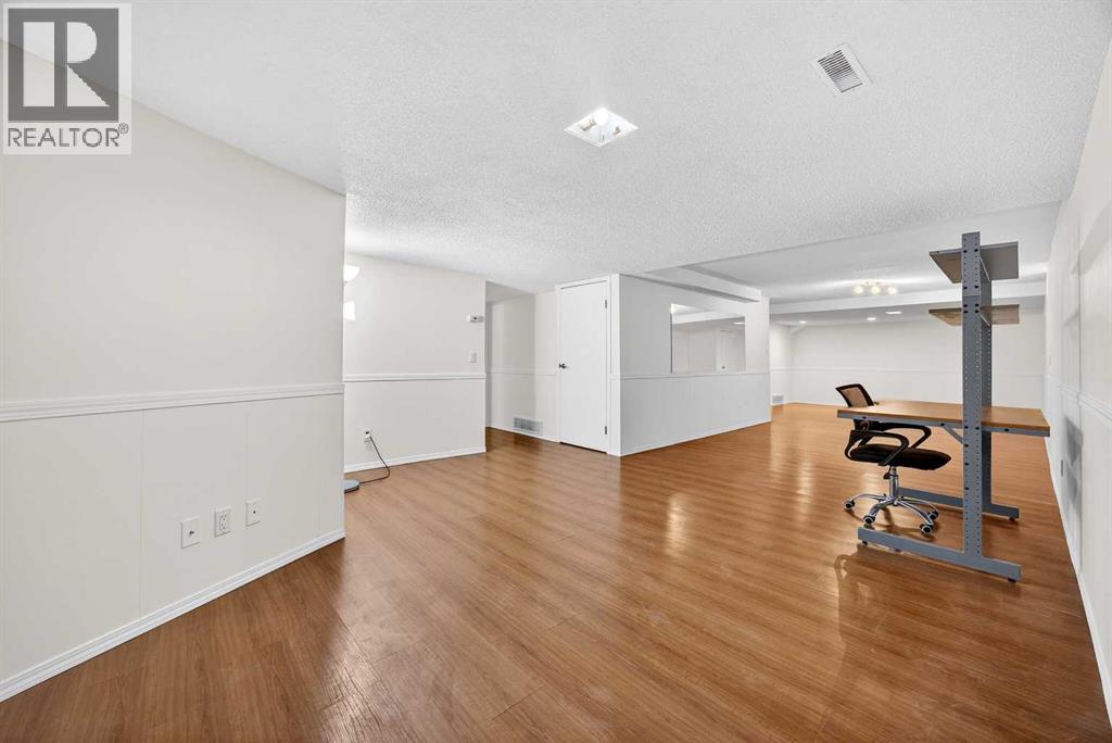 Single Family House Bungalow for Sale in  Bermuda Drive NW Beddington Heights Calgary 