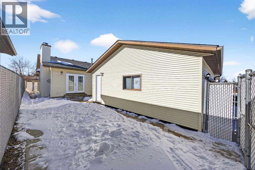 Single Family House Bungalow for Sale in  Bermuda Drive NW Beddington Heights Calgary 