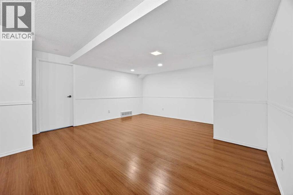 Single Family House Bungalow for Sale in  Bermuda Drive NW Beddington Heights Calgary 