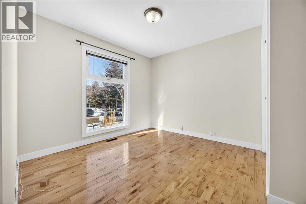 Single Family House Bungalow for Sale in  Bermuda Drive NW Beddington Heights Calgary 