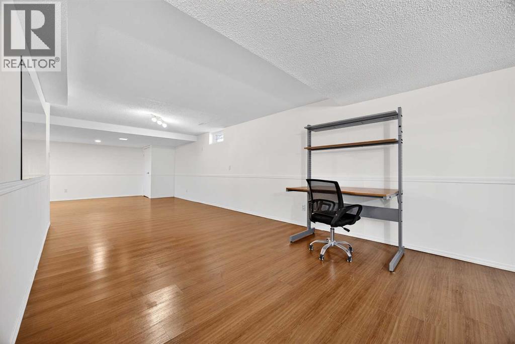 Single Family House Bungalow for Sale in  Bermuda Drive NW Beddington Heights Calgary 