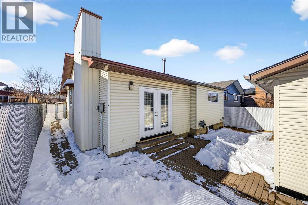 Single Family House Bungalow for Sale in  Bermuda Drive NW Beddington Heights Calgary 