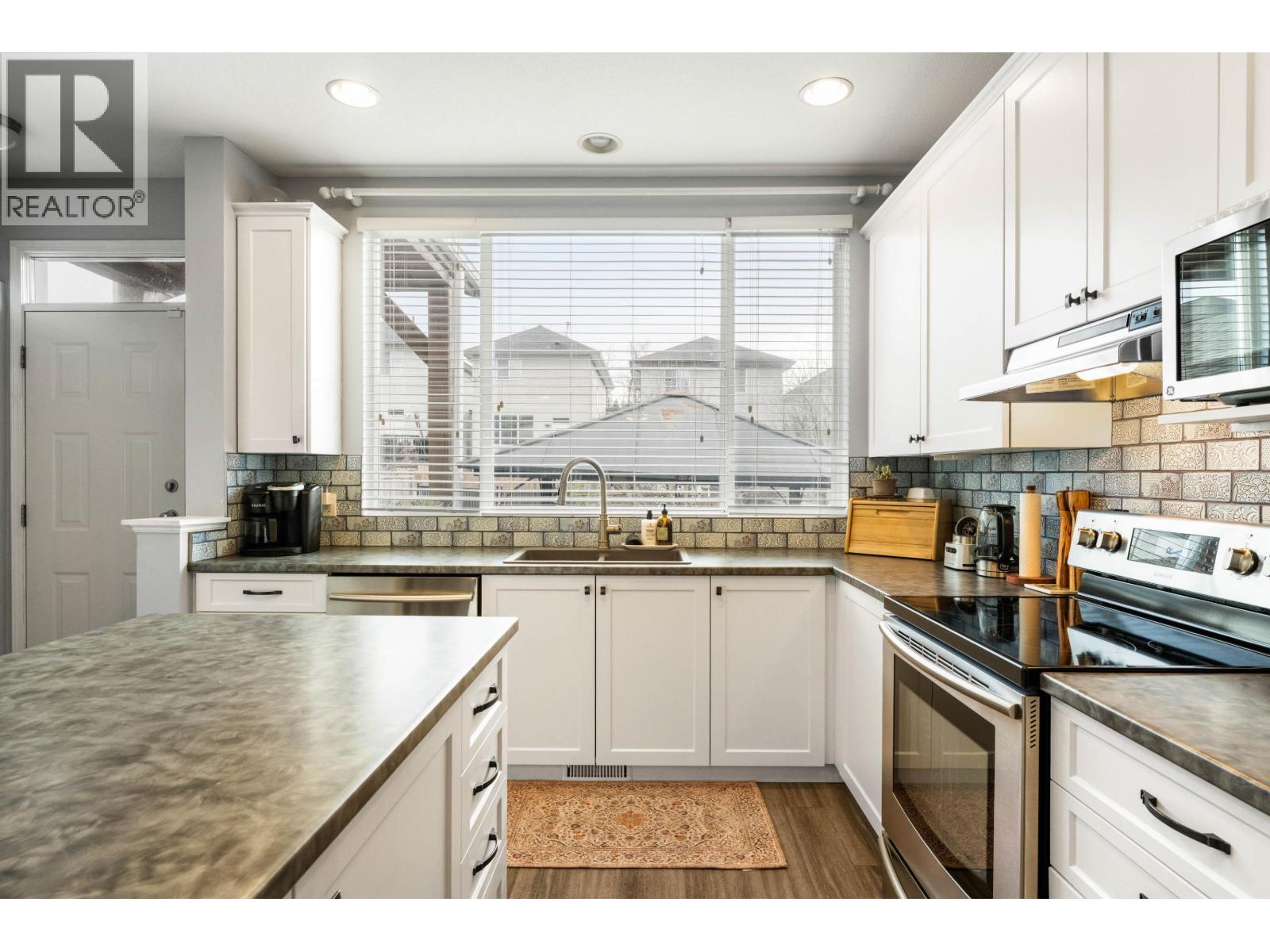 24320 102A AVENUE, Maple Ridge