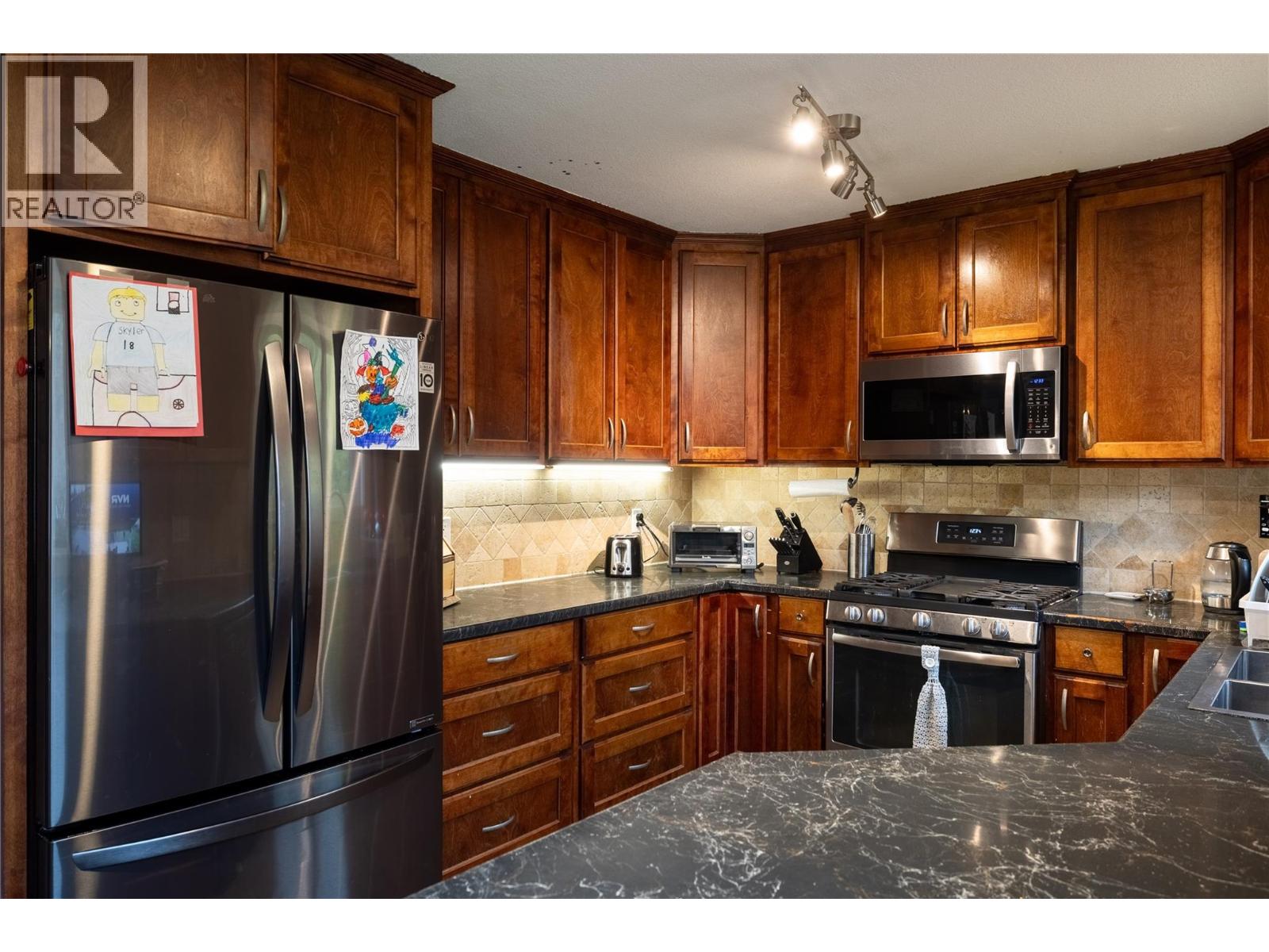  5712 6 Highway, Vernon