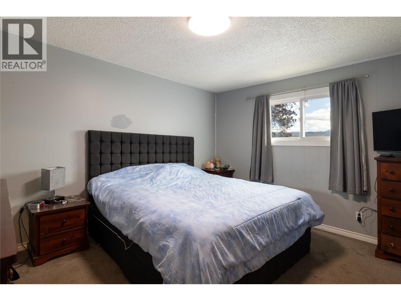  5712 6 Highway, Vernon