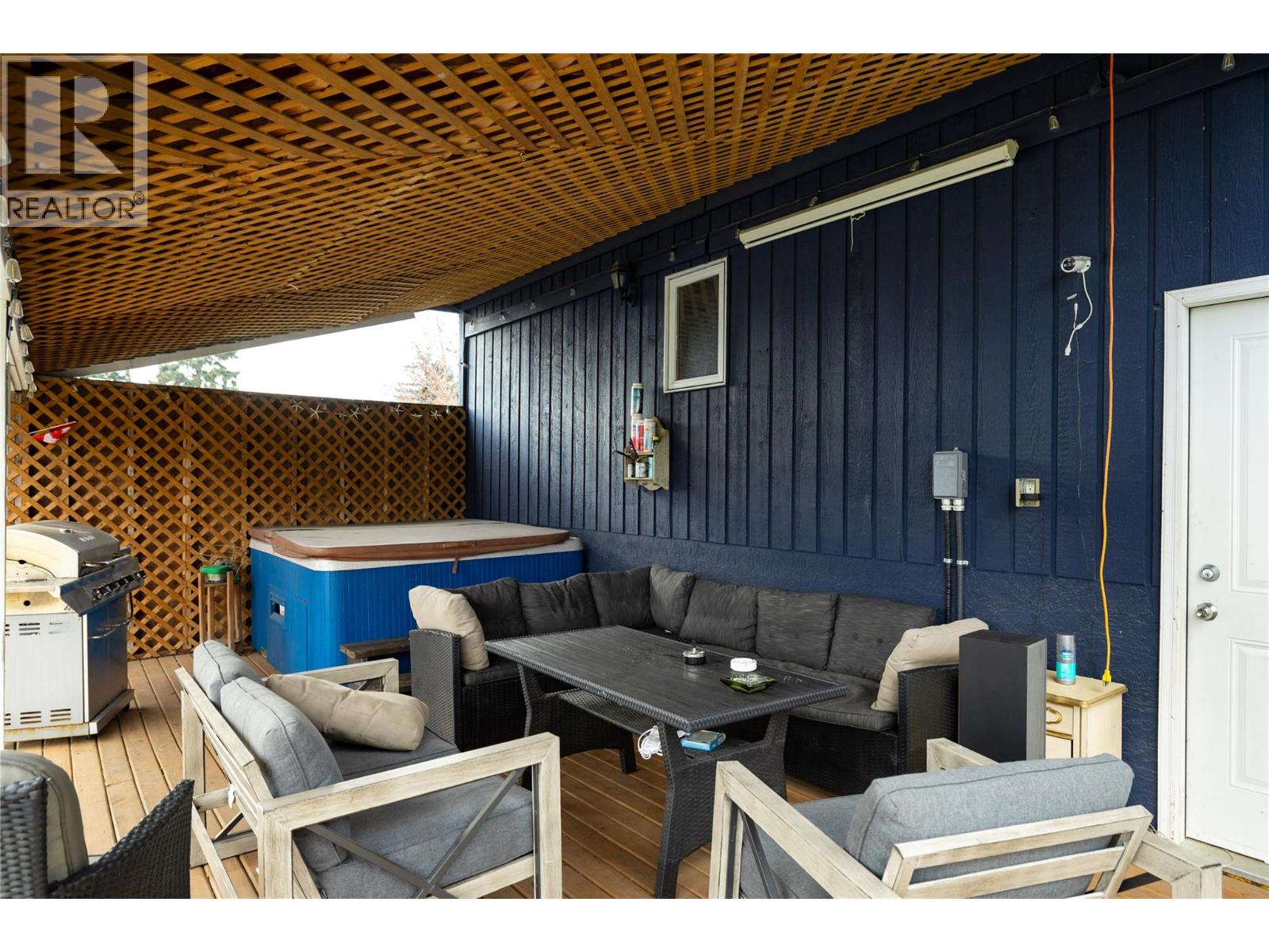  5712 6 Highway, Vernon