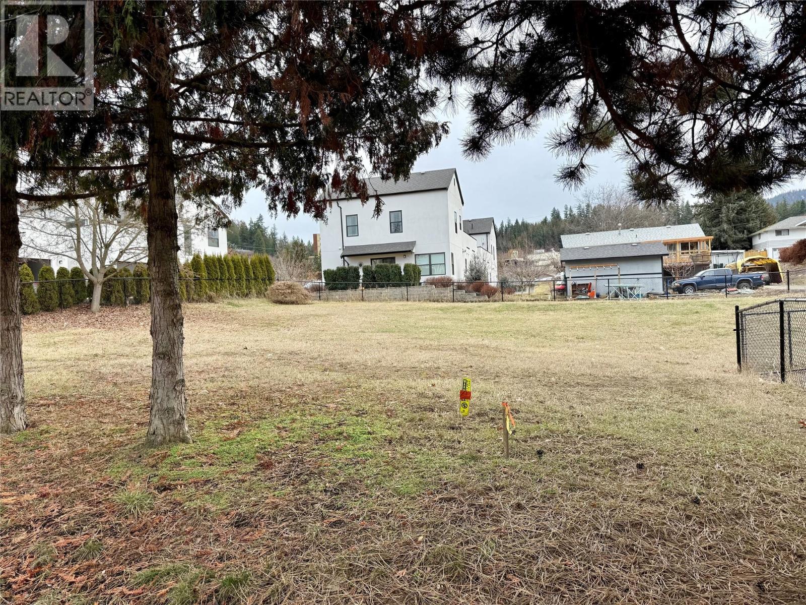  1080 9 Avenue Northeast, Salmon Arm