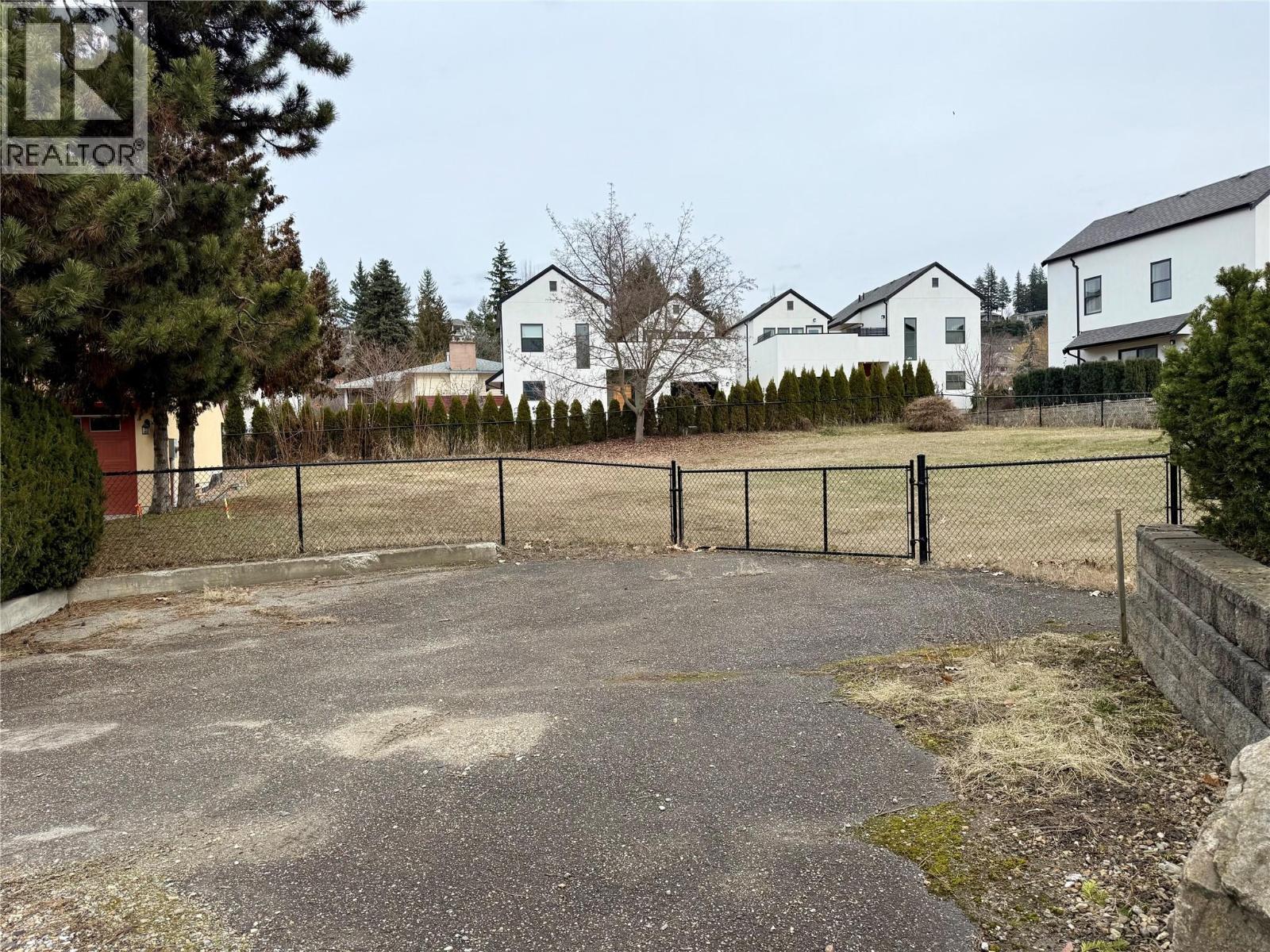  1080 9 Avenue Northeast, Salmon Arm