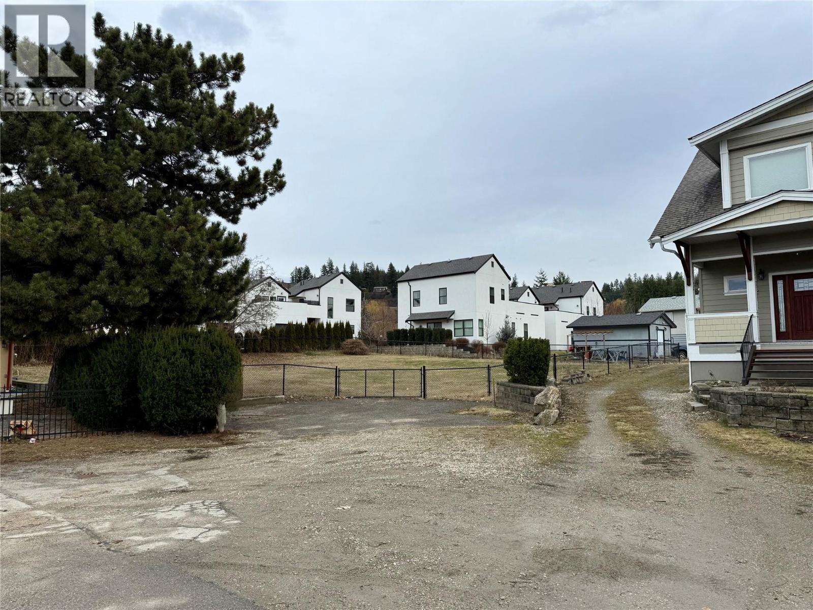  1080 9 Avenue Northeast, Salmon Arm