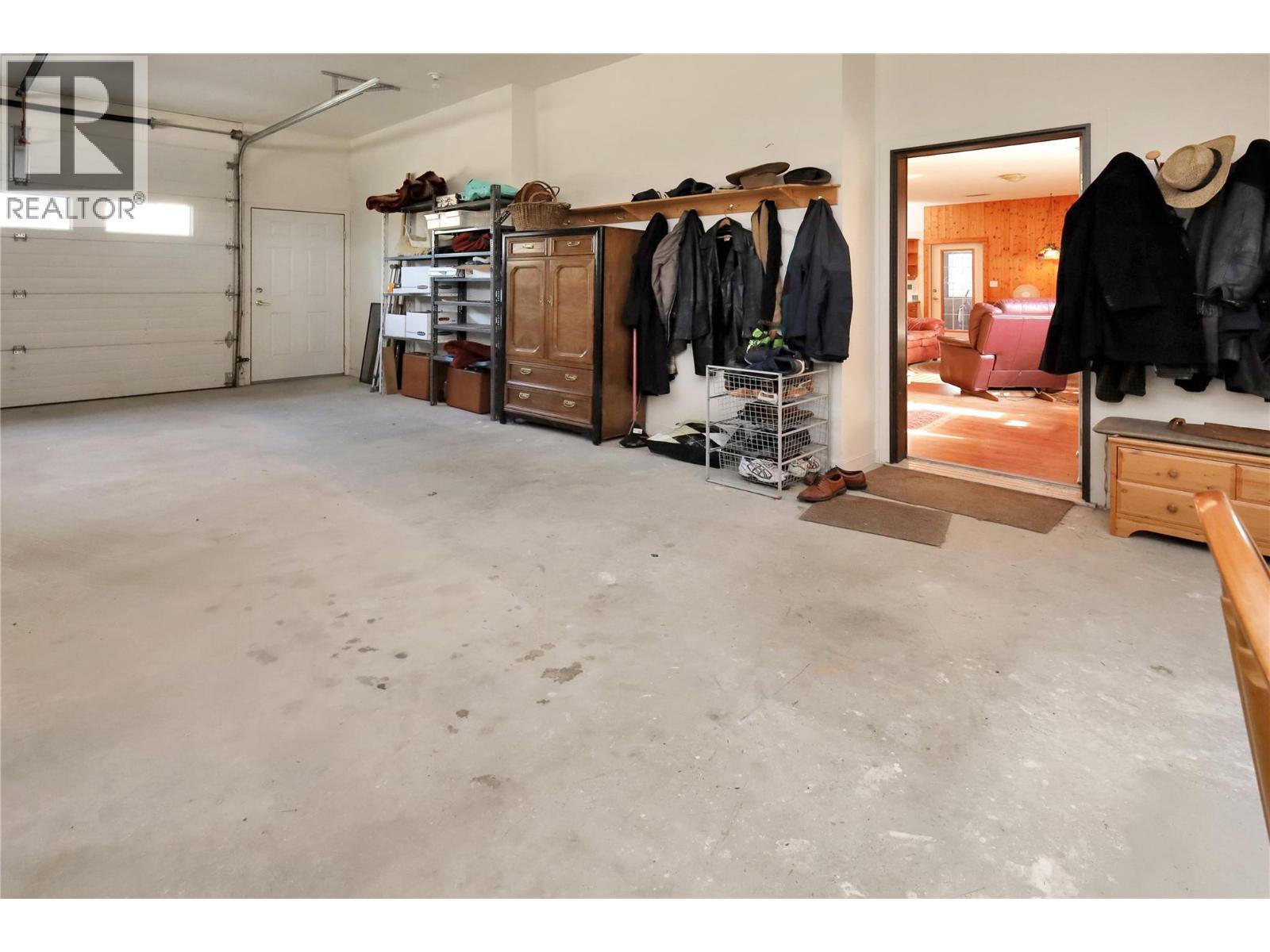 7560 Jackson Avenue, Radium Hot Springs