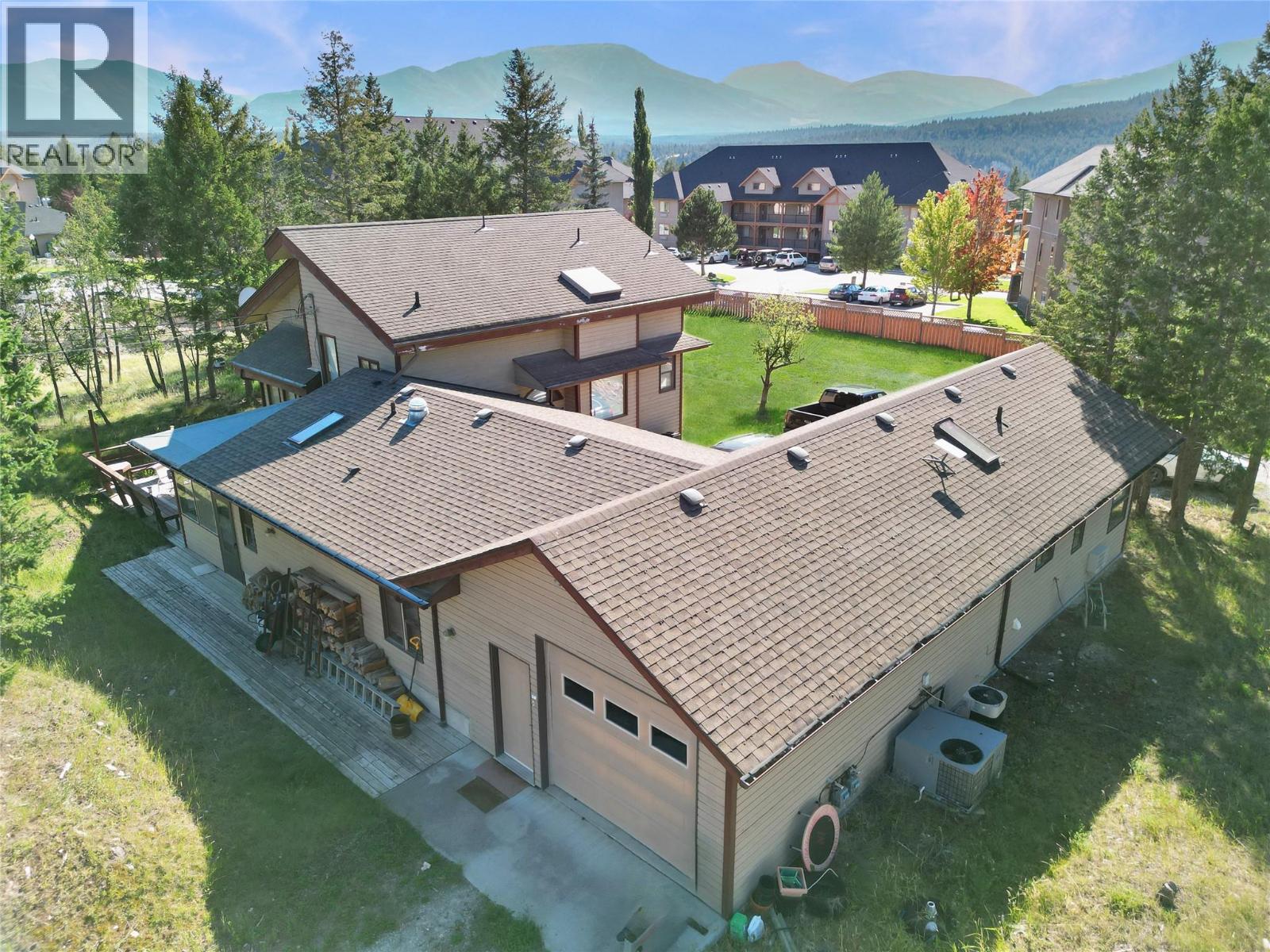 7560 Jackson Avenue, Radium Hot Springs