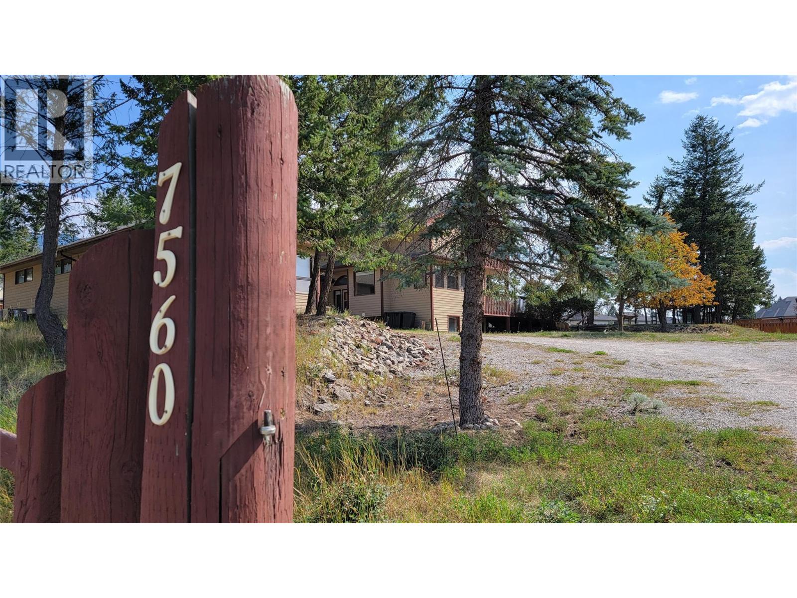 7560 Jackson Avenue, Radium Hot Springs