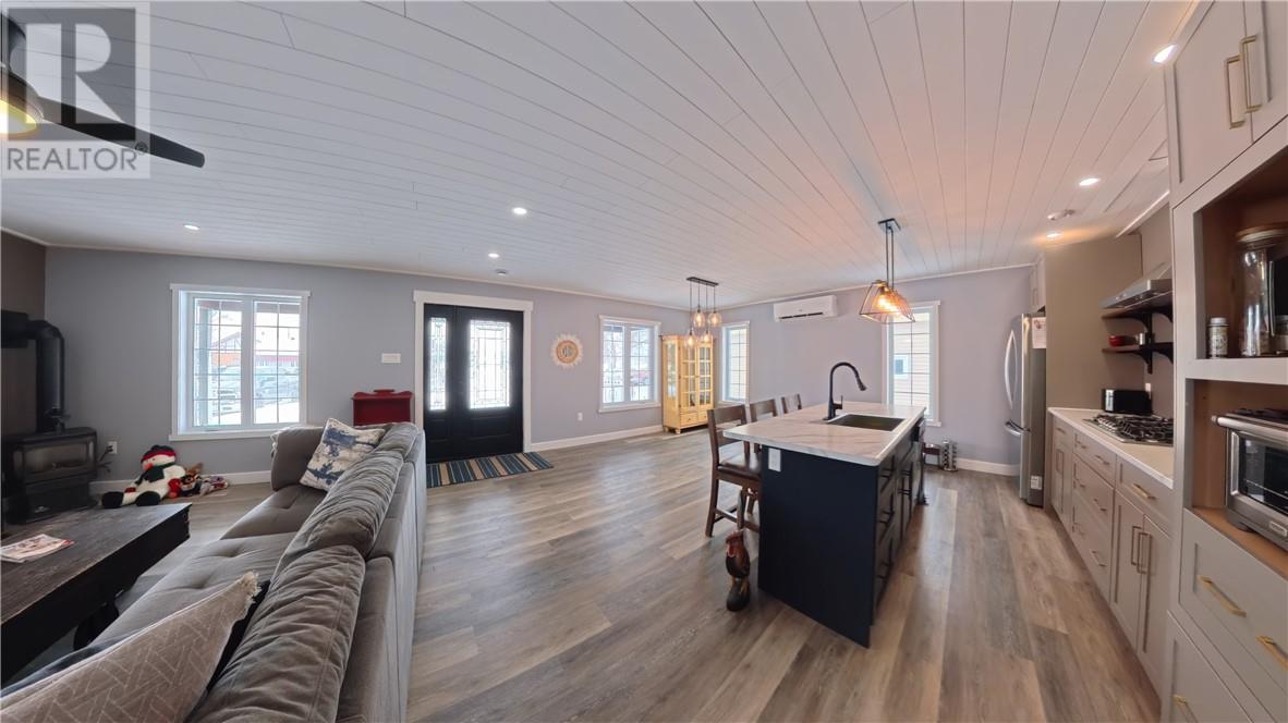 29 Vankoughnet  St. E., Little Current, Ontario, P0P1K0 — Photo 20