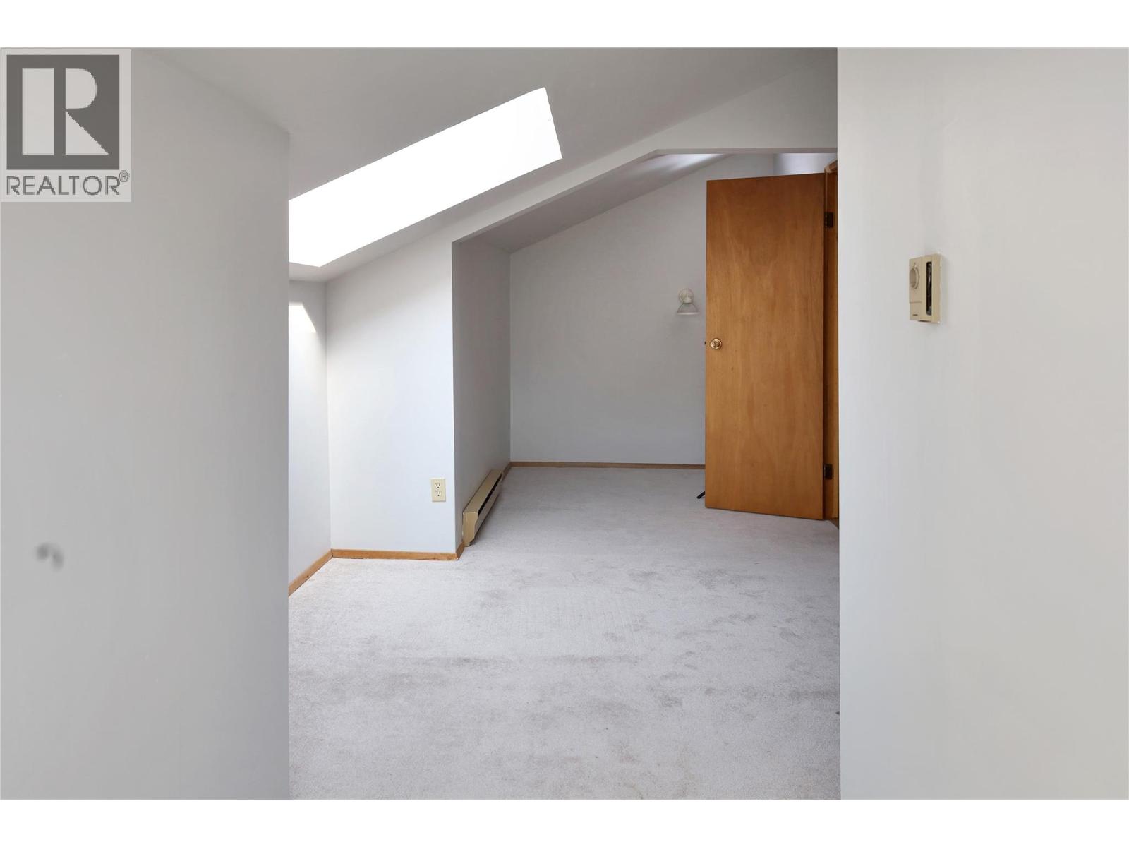 7560 Jackson Avenue, Radium Hot Springs