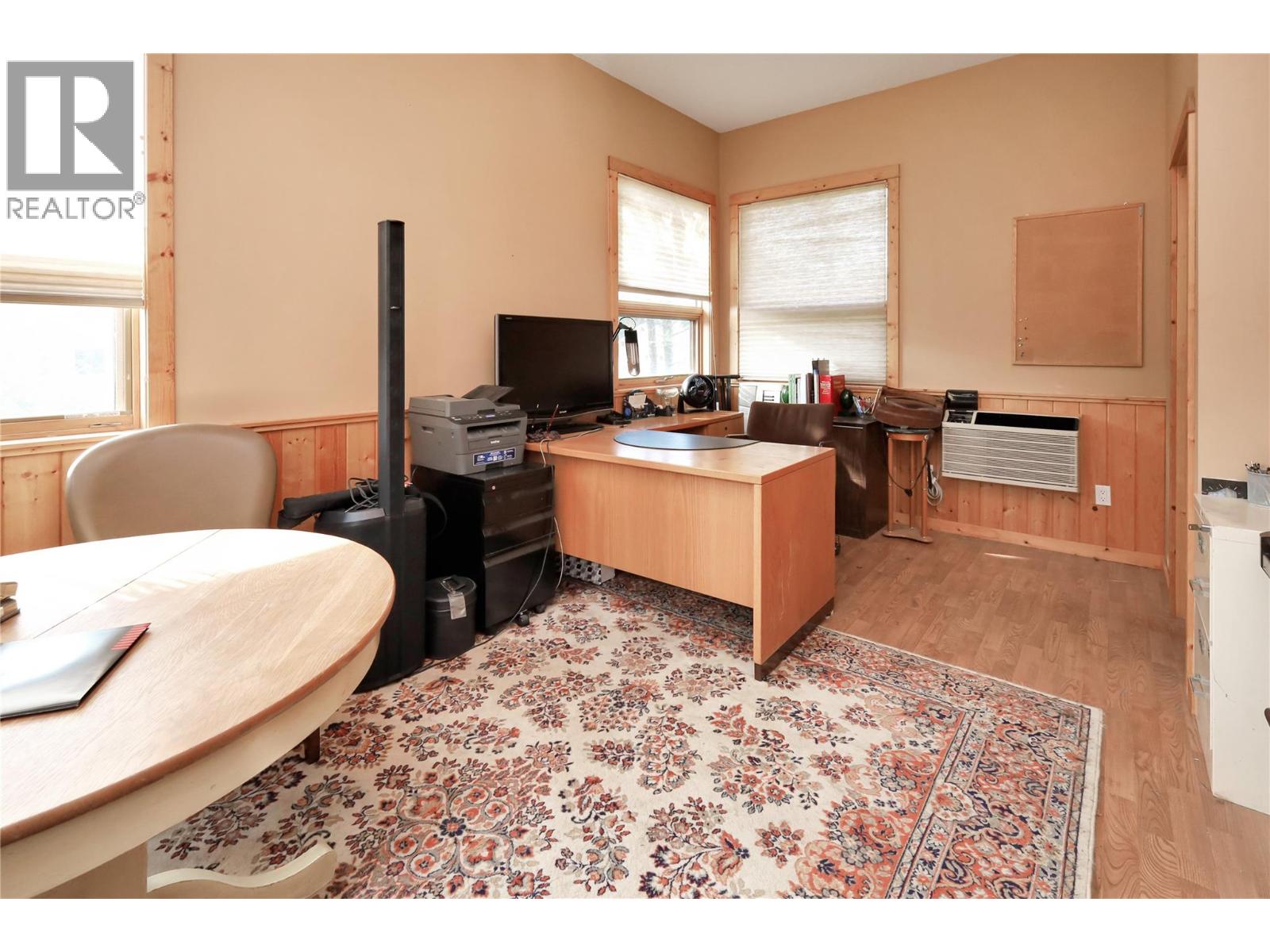 7560 Jackson Avenue, Radium Hot Springs