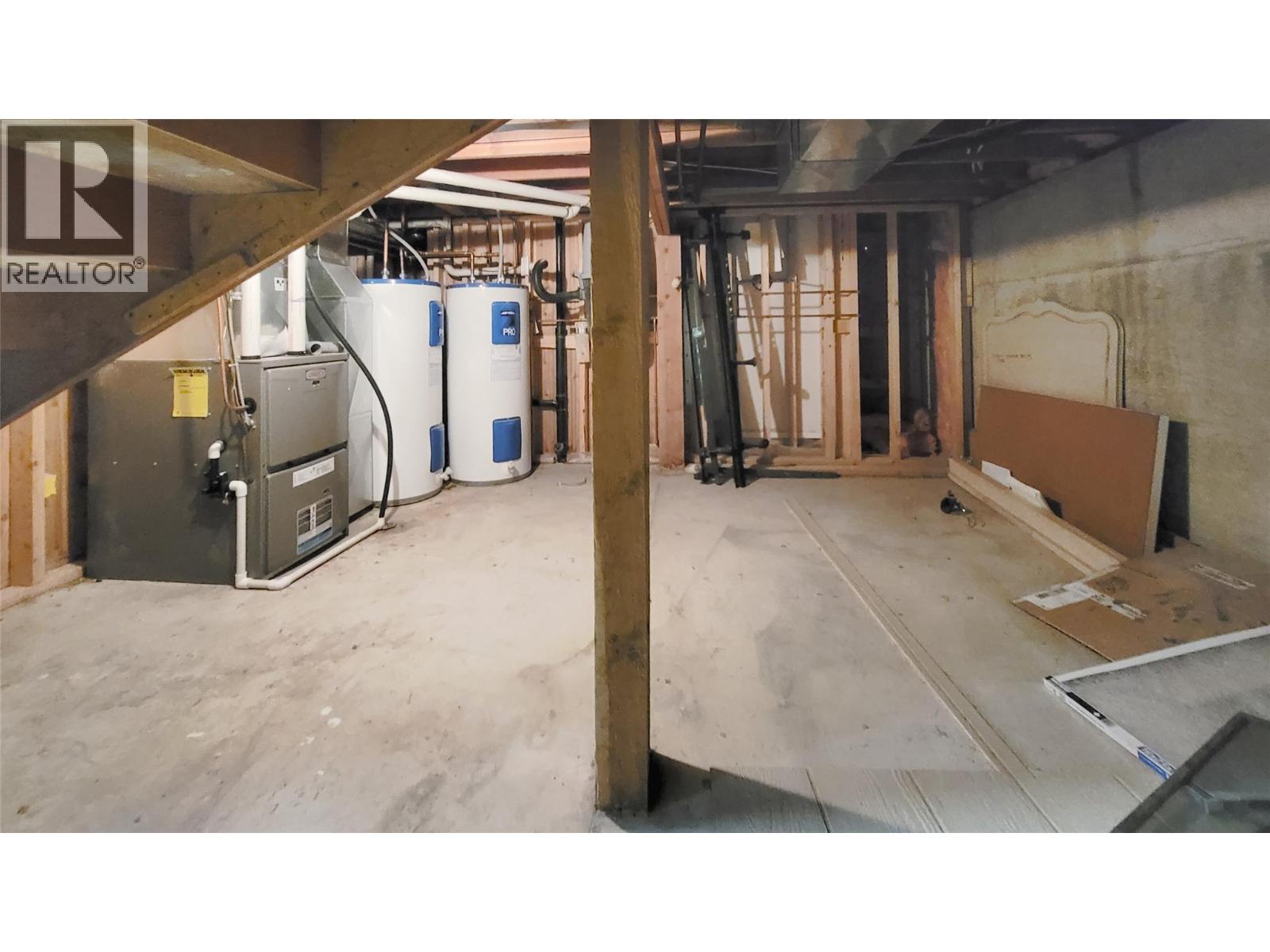 7560 Jackson Avenue, Radium Hot Springs