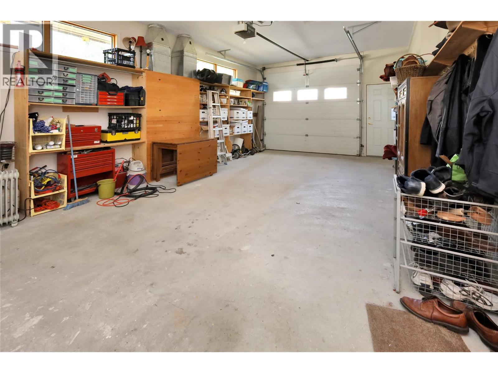 7560 Jackson Avenue, Radium Hot Springs