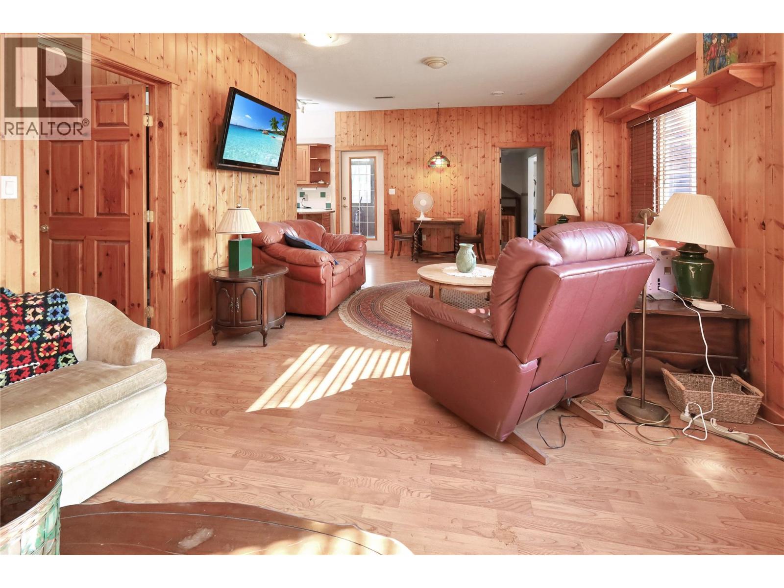 7560 Jackson Avenue, Radium Hot Springs