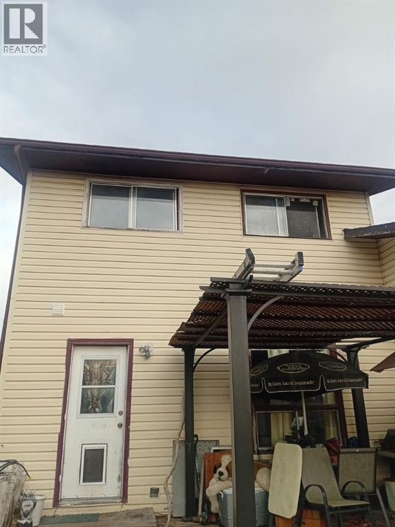 Single Family House for Sale in  Deermeade Road Deer Run Calgary 