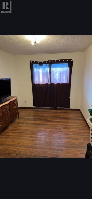 Single Family House for Sale in  Deermeade Road Deer Run Calgary 