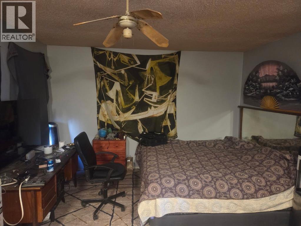 Single Family House for Sale in  Deermeade Road Deer Run Calgary 