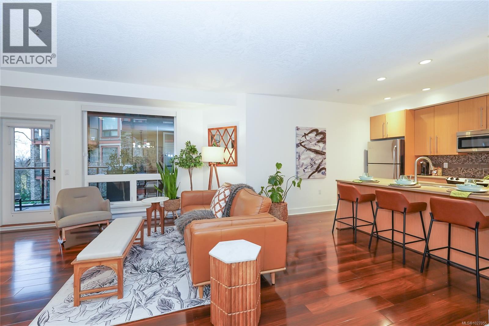 208 4529 West Saanich Road, Saanich