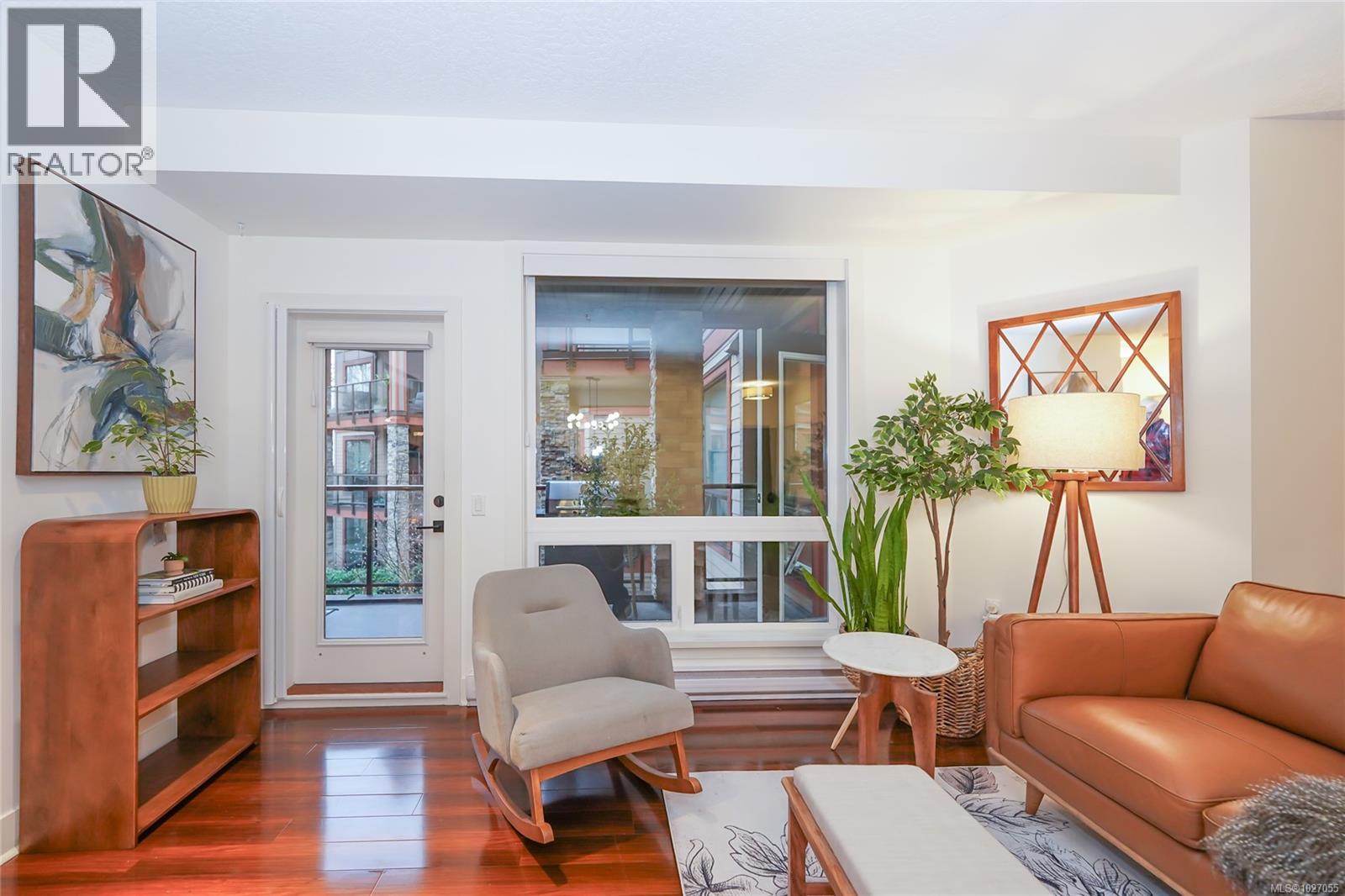 208 4529 West Saanich Road, Saanich