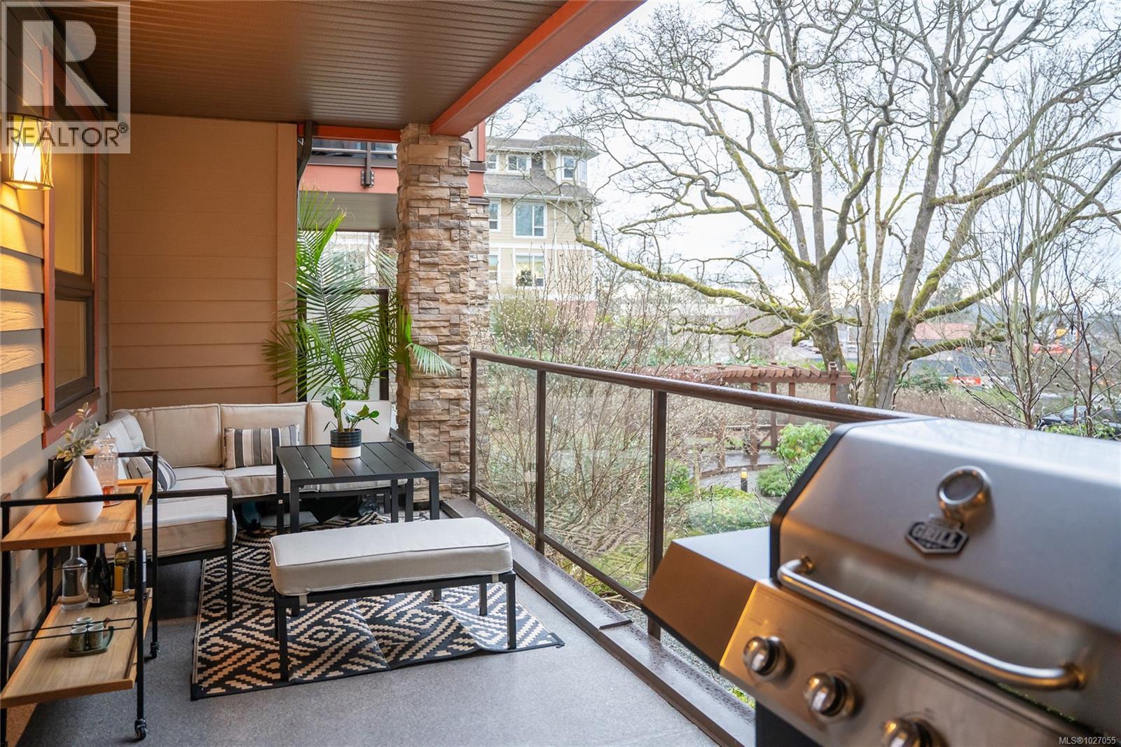 208 4529 West Saanich Road, Saanich