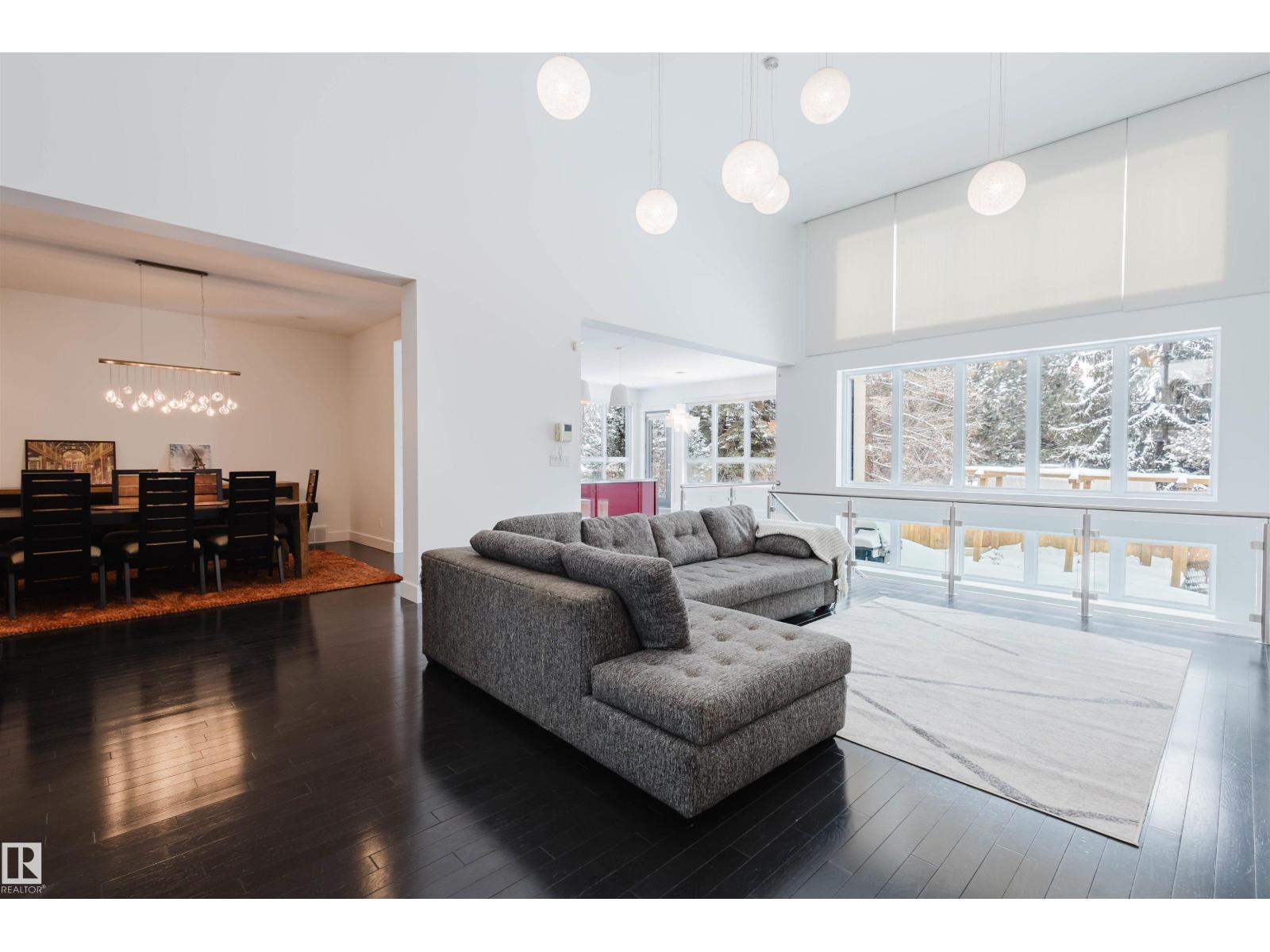 6307 125 ST NW - 10