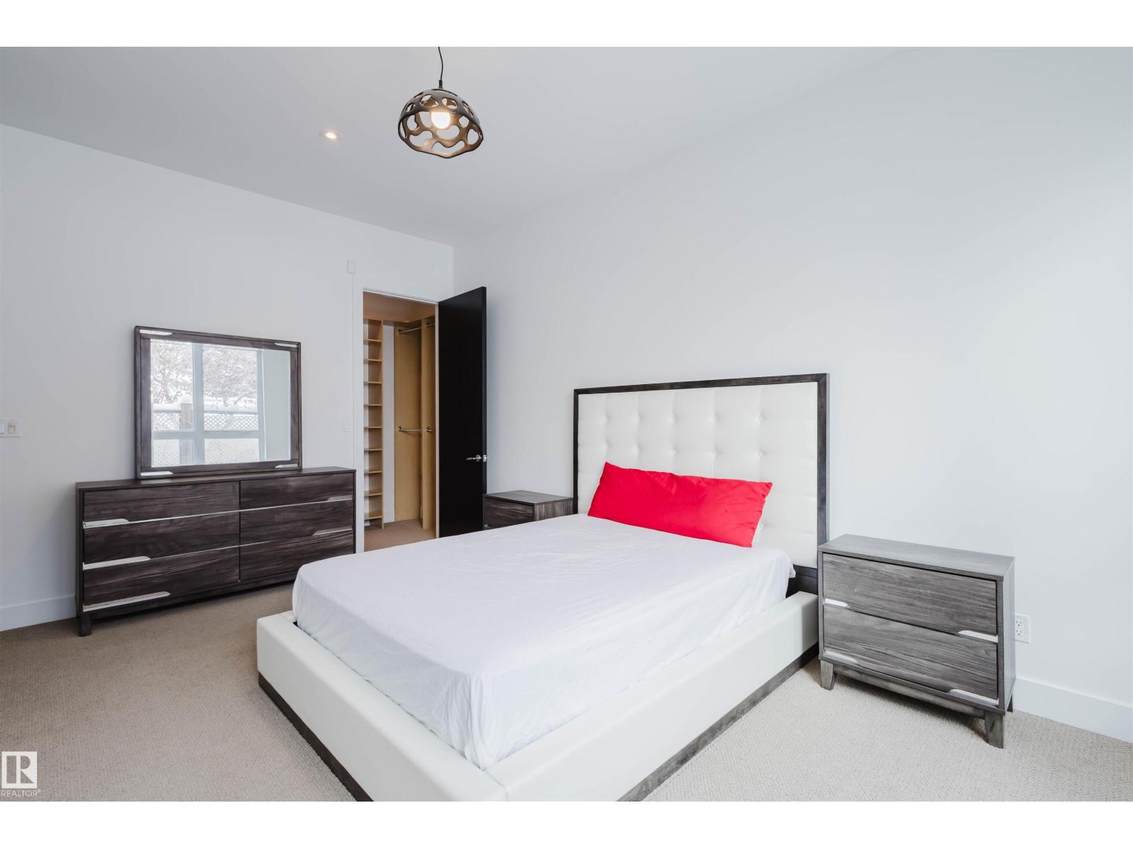 6307 125 ST NW - 37