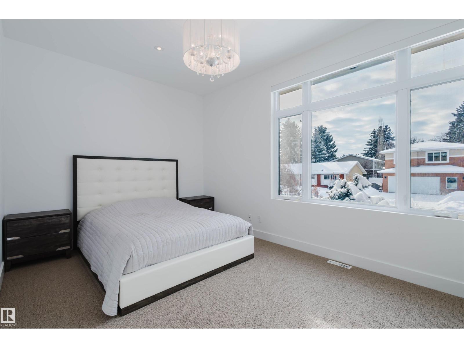 6307 125 ST NW - 32