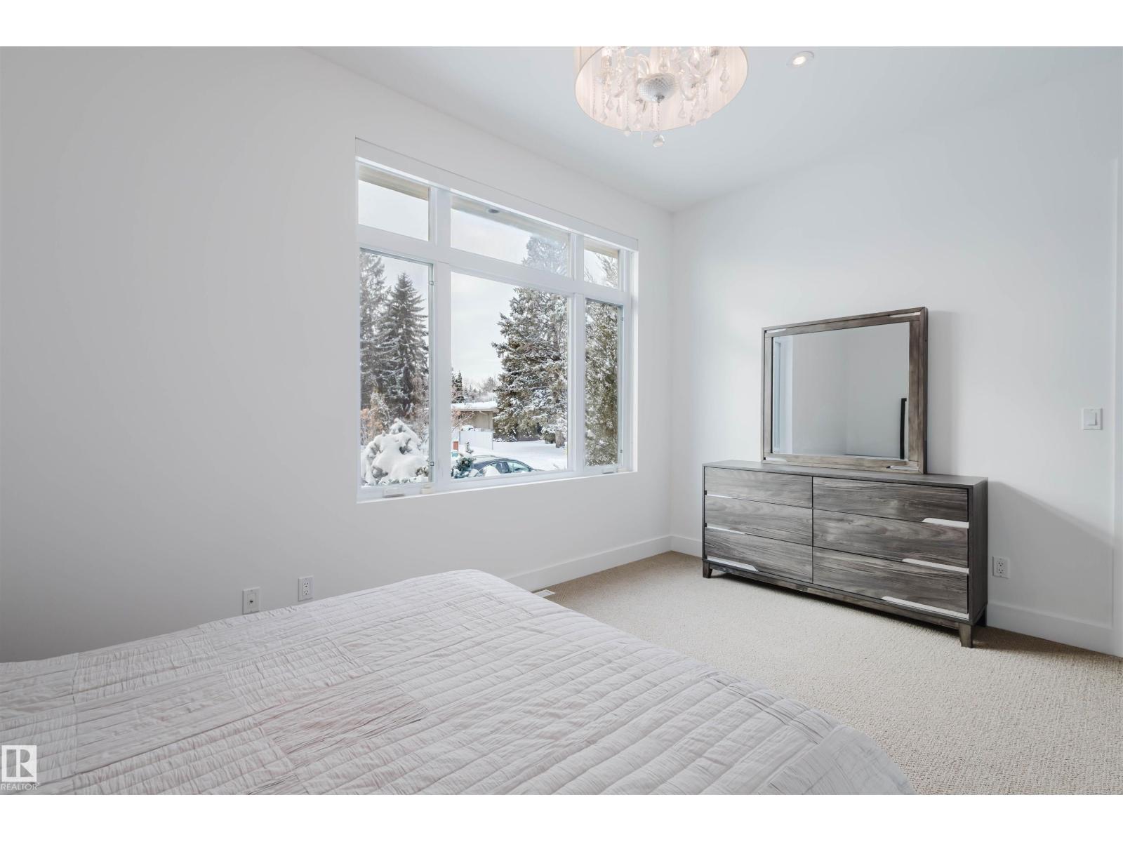 6307 125 ST NW - 33