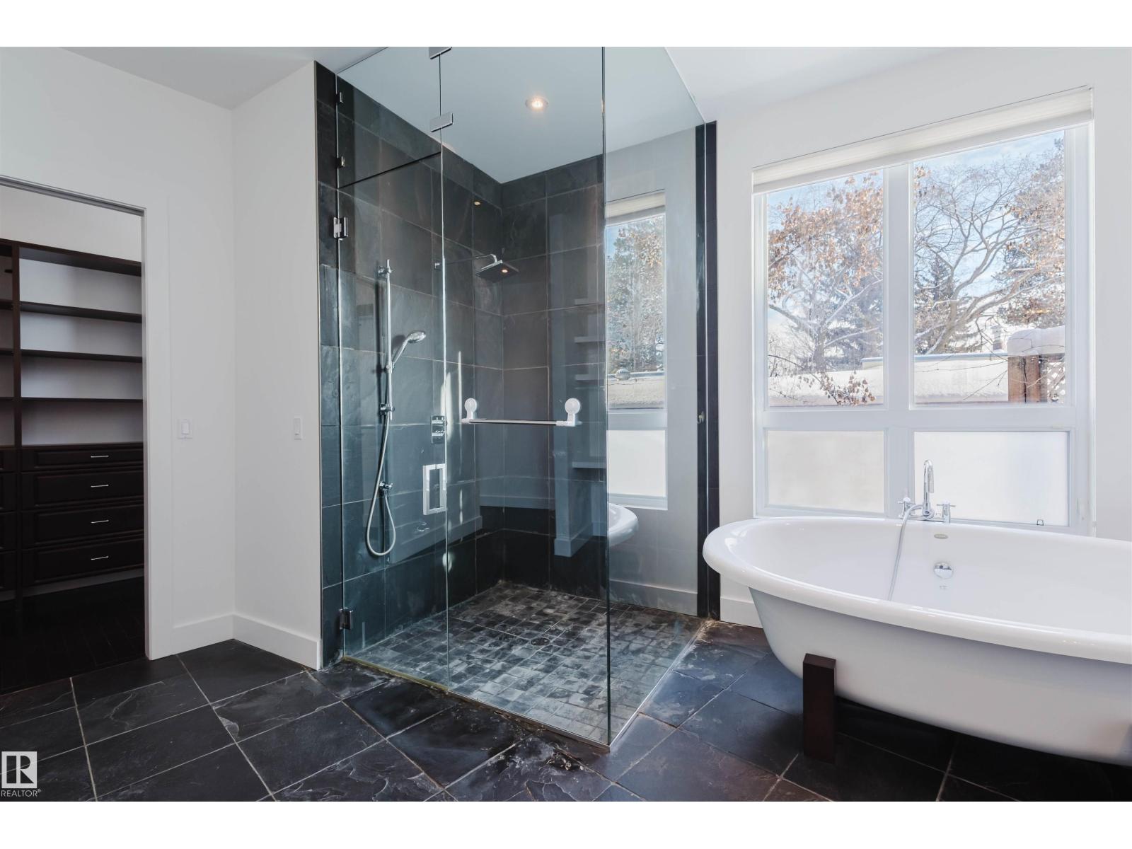 6307 125 ST NW - 29