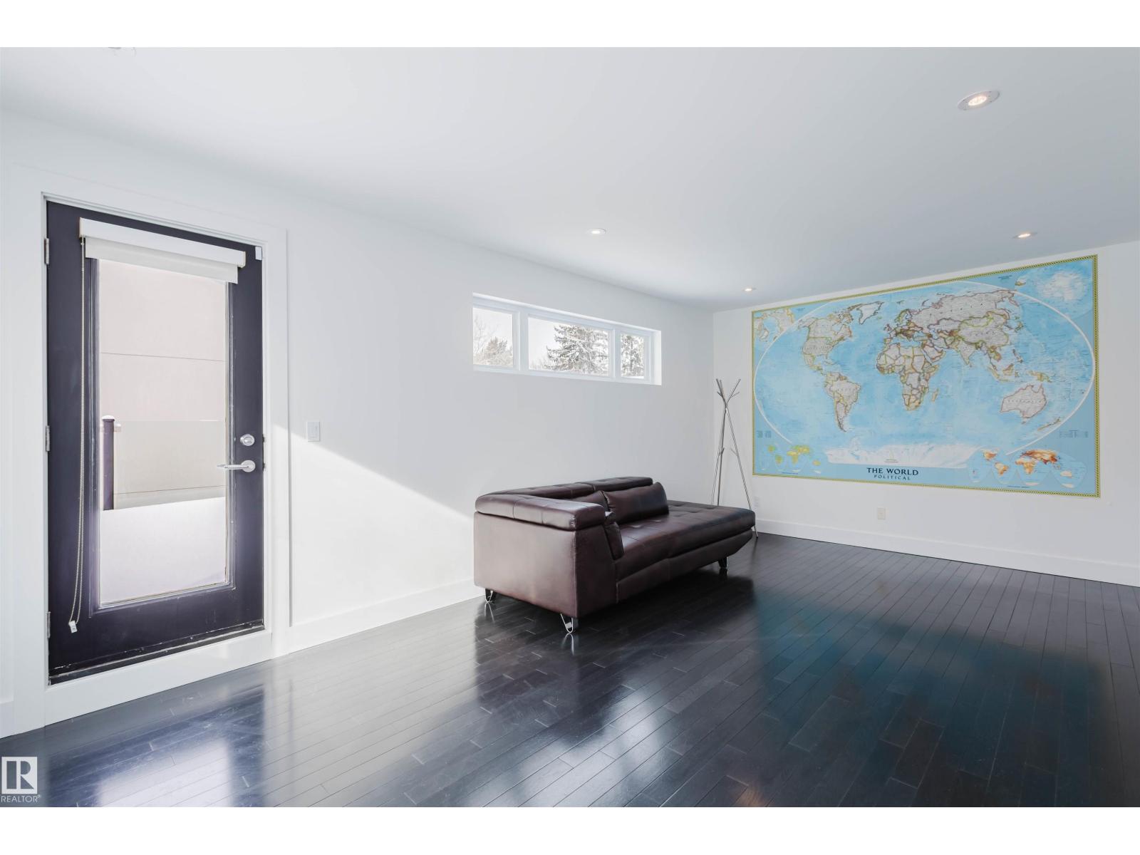 6307 125 ST NW - 40
