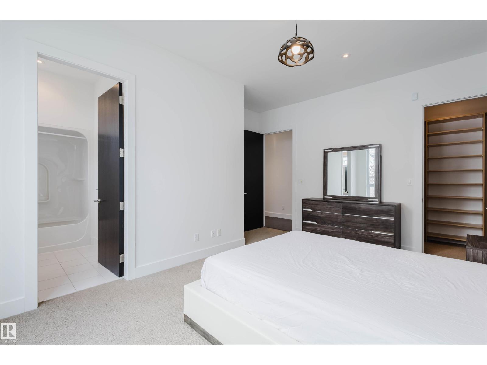 6307 125 ST NW - 38