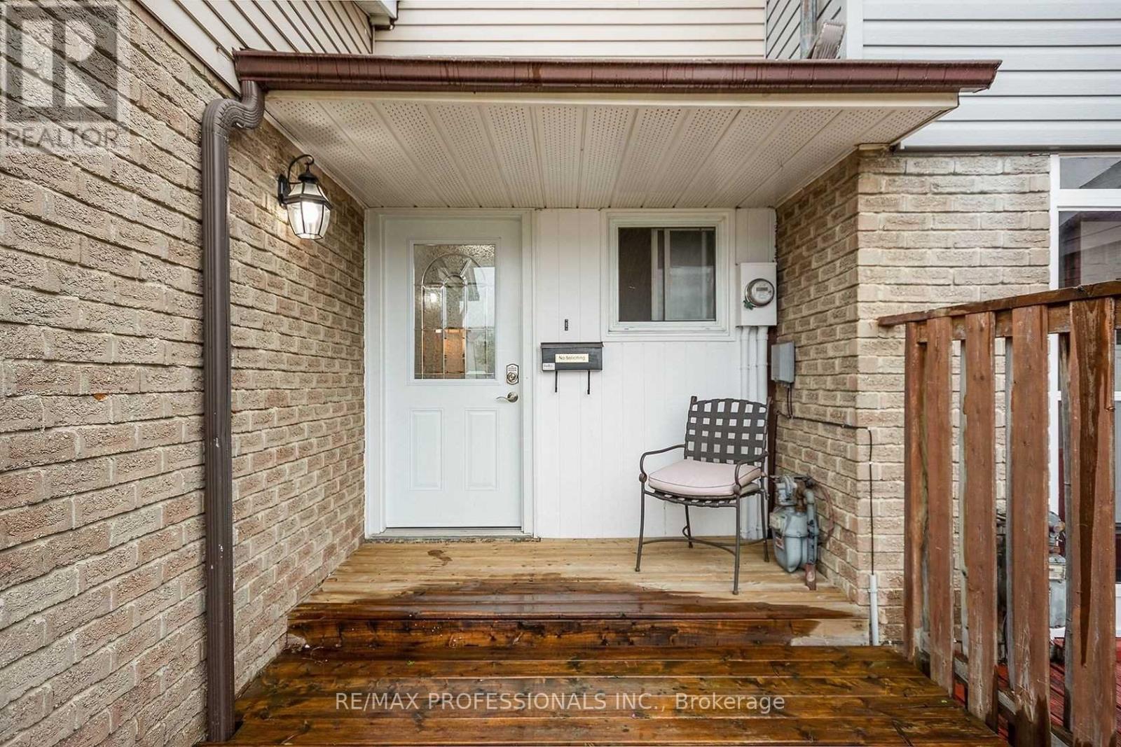 180 ROYAL SALISBURY WAY - Photo 2 of 10, Brampton (Madoc), Ontario