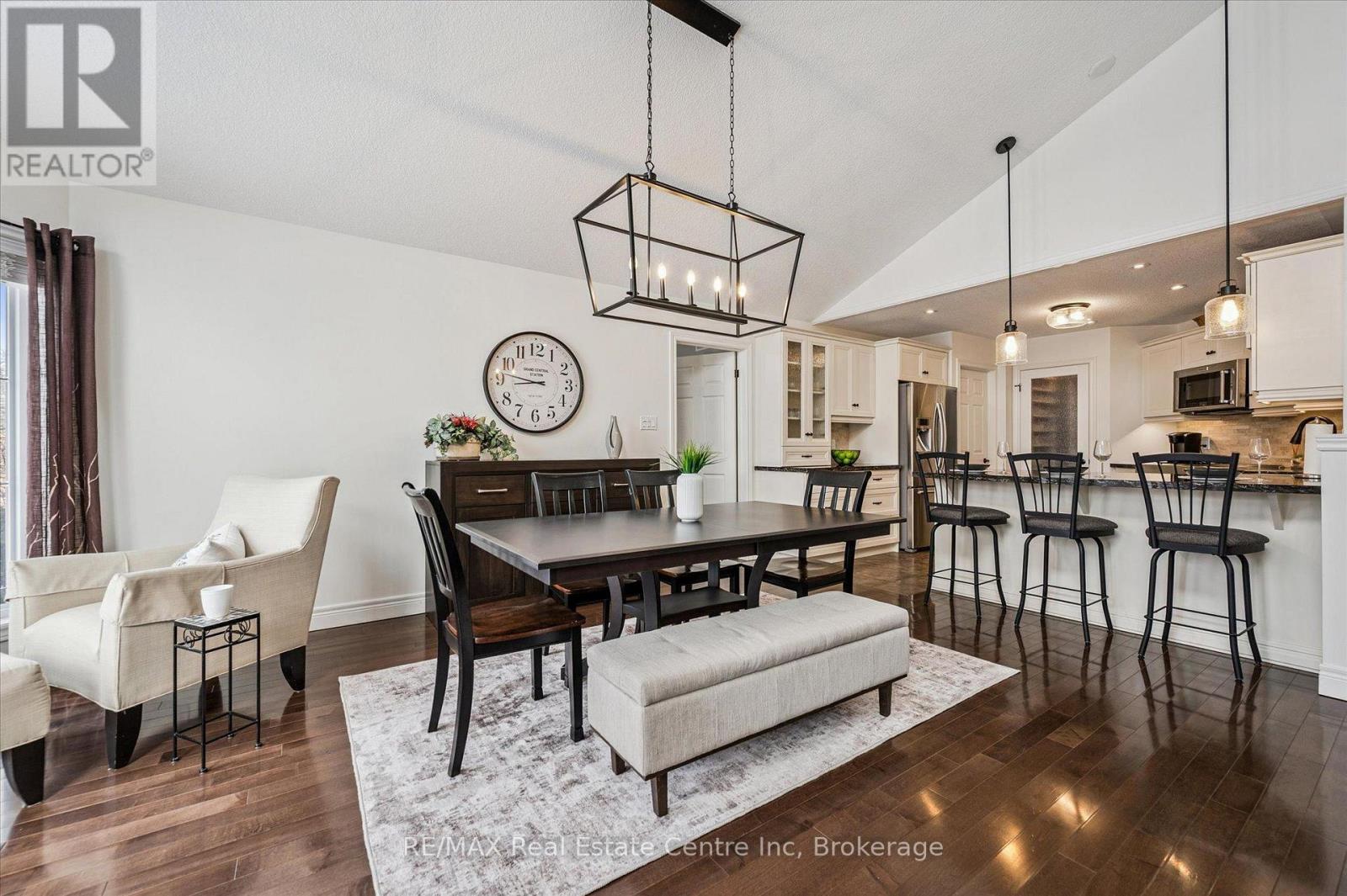 152 SPENCER DRIVE - Photo 4 of 30, Centre Wellington (Elora/Salem), Ontario