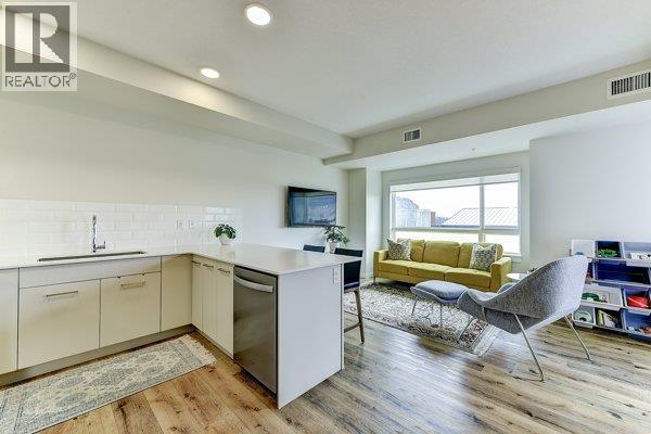 #505 722 Valley Road - 6