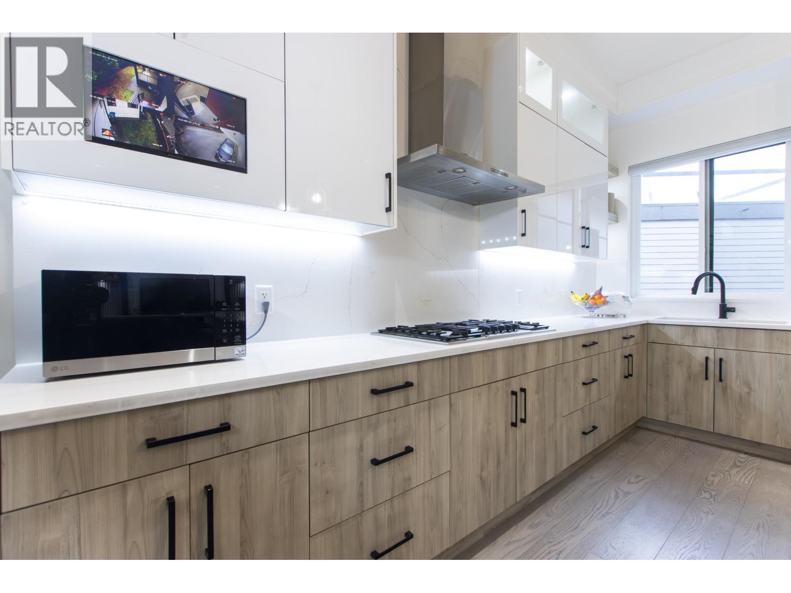 39184 WOODPECKER PLACE, Squamish