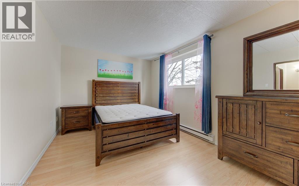 #305 24 MOOREGATE Crescent - 18