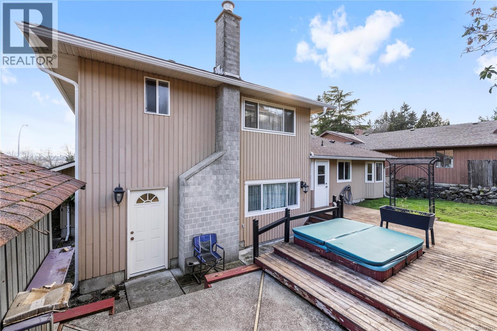 1448 ROSE ANN DR - 32